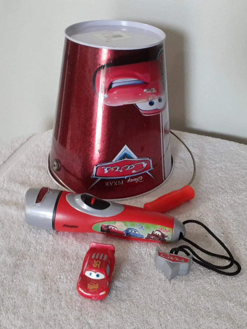 Disney Cars Movie: Flashlight, Metal bucket, Lightning McQueen mini car